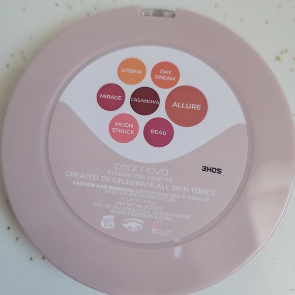 Eyeshadow Palette - Picture 2 of 5